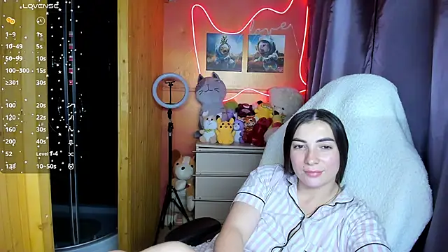 Snapshot of Fiery_Brunette_ chatting on 09.14.25 Fiery Brunette  online show from 09.14.25