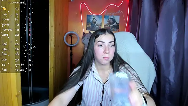 Snapshot of Fiery_Brunette_ chatting on 09.15.25 Fiery Brunette  online show from 09.15.25