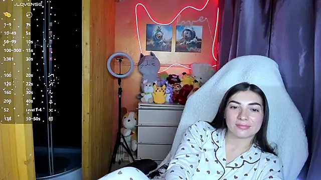 Snapshot of Fiery_Brunette_ chatting on 09.20.25 Fiery Brunette  online show from 09.20.25