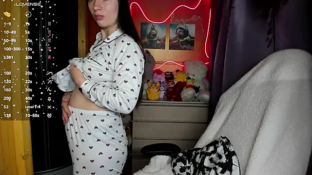 Snapshot of Fiery_Brunette_ chatting on 09.25.25 Fiery Brunette  online show from 09.25.25