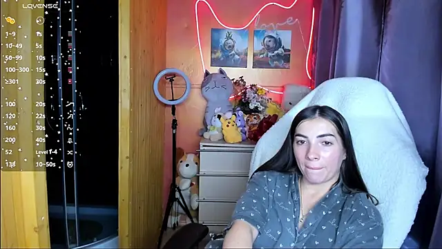 Snapshot of Fiery_Brunette_ chatting on 09.26.25 Fiery Brunette  online show from 09.26.25