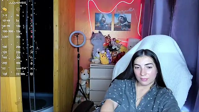 Snapshot of Fiery_Brunette_ chatting on 09.27.25 Fiery Brunette  online show from 09.27.25