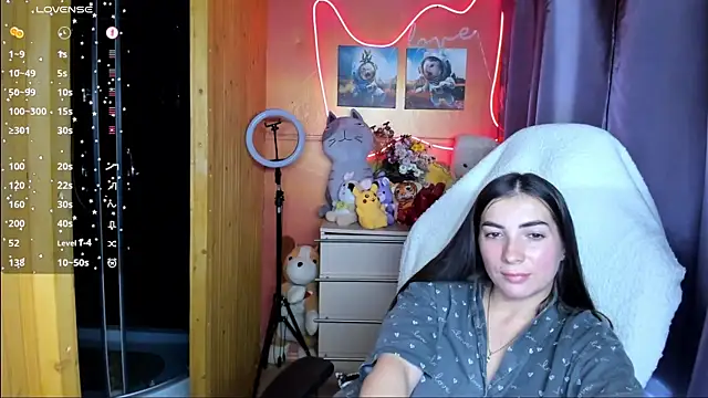 Snapshot of Fiery_Brunette_ chatting on 09.28.25 Fiery Brunette  online show from 09.28.25