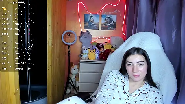 Snapshot of Fiery_Brunette_ chatting on 09.29.25 Fiery Brunette  online show from 09.29.25