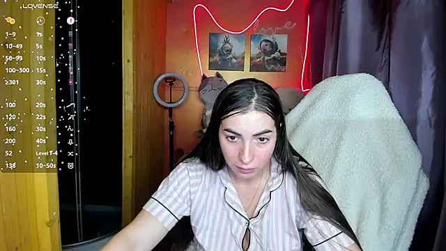 Snapshot of Fiery_Brunette_ chatting on 10.06.25 Fiery Brunette  online show from 10.06.25