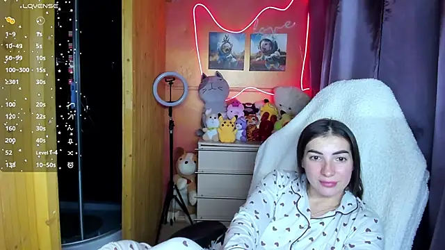 Snapshot of Fiery_Brunette_ chatting on 10.09.25 Fiery Brunette  online show from 10.09.25