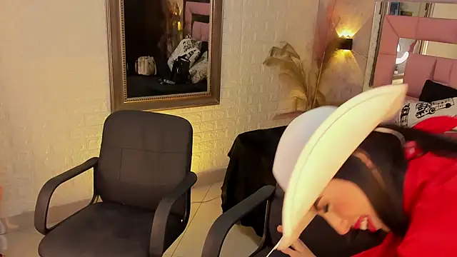 catalina  23 online show from 01.14.25