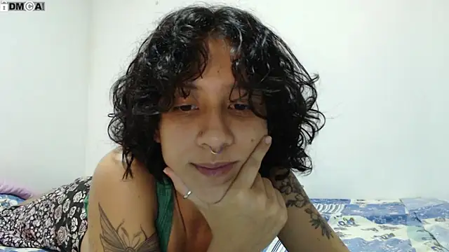 Snapshot of AlinaWoolf_ chatting on 09.29.25 AlinaWoolf  online show from 09.29.25