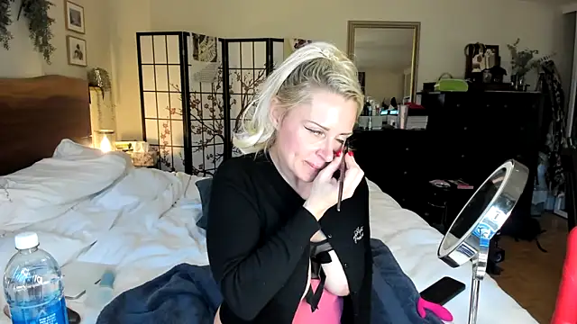 Snapshot of AlwaysAffirming chatting on 10.22.25 AlwaysAffirming online show from 10.22.25