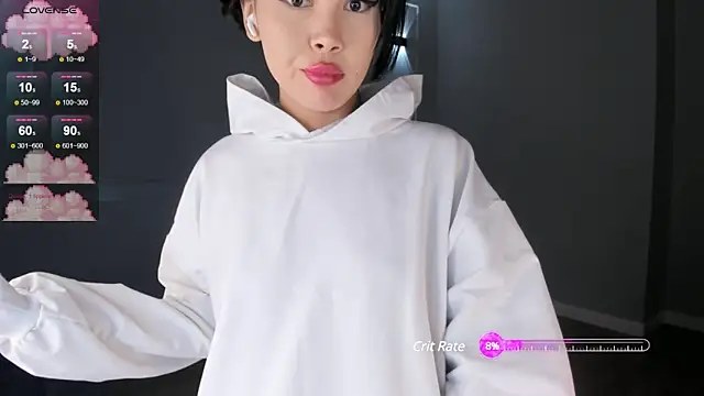 Snapshot of Liu_Yifei_ chatting on 12.23.24 Liu Yifei online show from 12.23.24