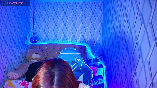 NicolleTaylor online show from 11.04.25