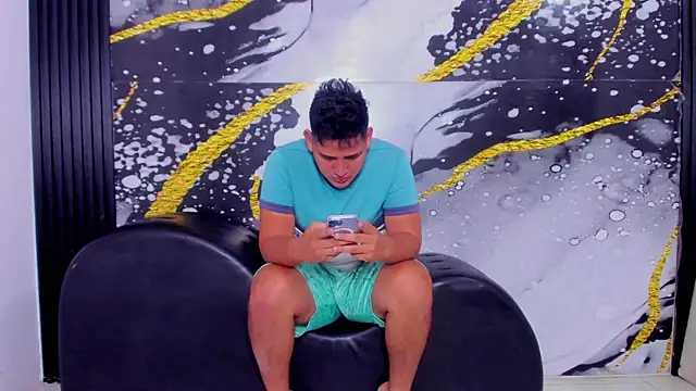 Snapshot of sweethot___ chatting on 09.19.25 sweethot online show from 09.19.25