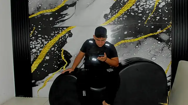 Snapshot of sweethot___ chatting on 09.25.25 sweethot online show from 09.25.25