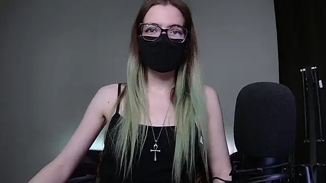 Snapshot of amber_candyfloss chatting on 12.18.24 amber candyfloss online show from 12.18.24