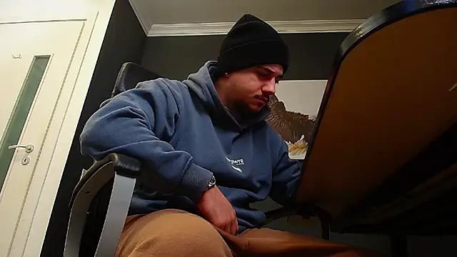 Snapshot of JoshKnights chatting on 01.21.25 JoshKnights online show from 01.21.25