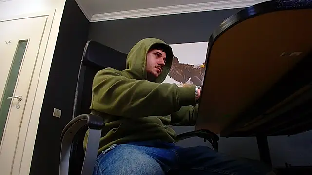 Snapshot of JoshKnights chatting on 03.01.25 JoshKnights online show from 03.01.25