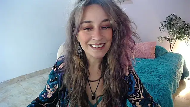 Paula Paz online show from 11.11.25