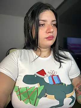 Snapshot of horny_roomiess chatting on 12.22.24 horny roomiess online show from 12.22.24