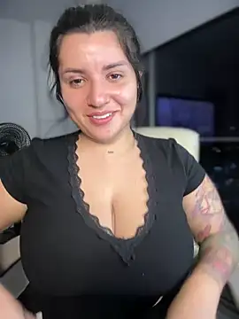 Snapshot of horny_roomiess chatting on 12.27.24 horny roomiess online show from 12.27.24