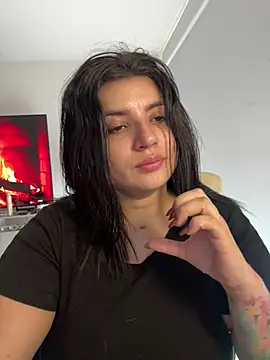 Snapshot of horny_roomiess chatting on 01.23.25 horny roomiess online show from 01.23.25