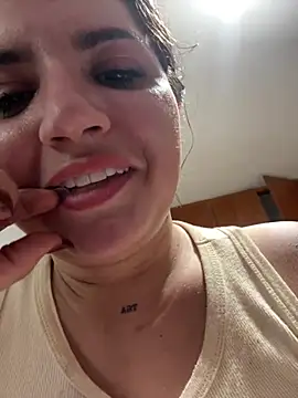 Snapshot of horny_roomiess chatting on 01.24.25 horny roomiess online show from 01.24.25