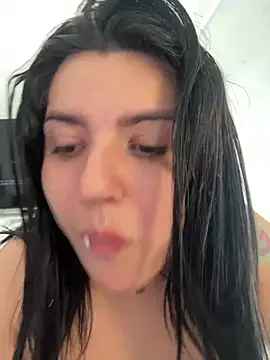 Snapshot of horny_roomiess chatting on 01.27.25 horny roomiess online show from 01.27.25