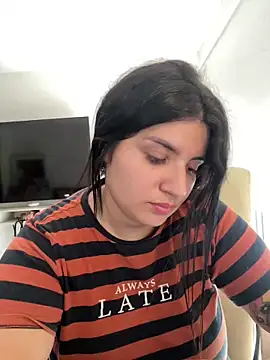 Snapshot of horny_roomiess chatting on 01.28.25 horny roomiess online show from 01.28.25