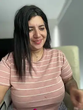 Snapshot of horny_roomiess chatting on 02.25.25 horny roomiess online show from 02.25.25