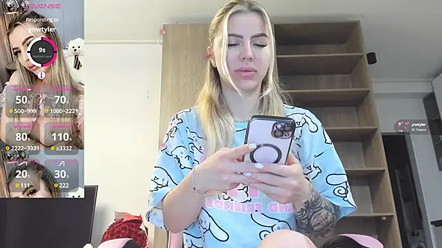 Snapshot of Megan_Ros chatting on 03.01.25 Megan Ros online show from 03.01.25
