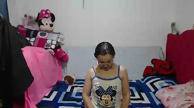 Snapshot of Angela_18honey chatting on 01.18.25 Angela 18honey online show from 01.18.25