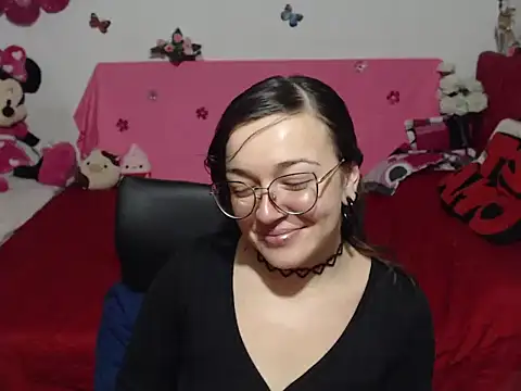 Snapshot of Angela_18honey chatting on 09.25.25 Angela 18honey online show from 09.25.25