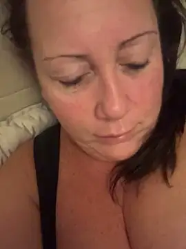 Snapshot of xsexycurvymilf chatting on 12.23.24 xsexycurvymilf online show from 12.23.24