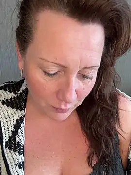 Snapshot of xsexycurvymilf chatting on 01.20.25 xsexycurvymilf online show from 01.20.25