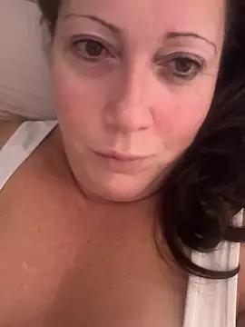 Snapshot of xsexycurvymilf chatting on 01.27.25 xsexycurvymilf online show from 01.27.25