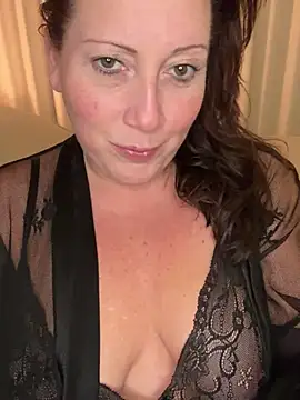 Snapshot of xsexycurvymilf chatting on 02.20.25 xsexycurvymilf online show from 02.20.25