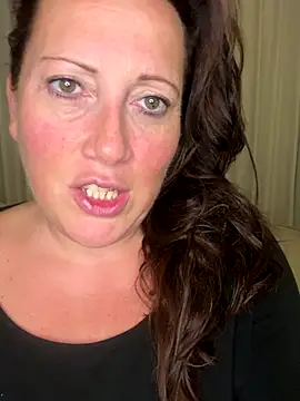 Snapshot of xsexycurvymilf chatting on 10.02.25 xsexycurvymilf online show from 10.02.25