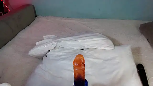 Snapshot of ichiben chatting on 12.22.24 ichiben online show from 12.22.24