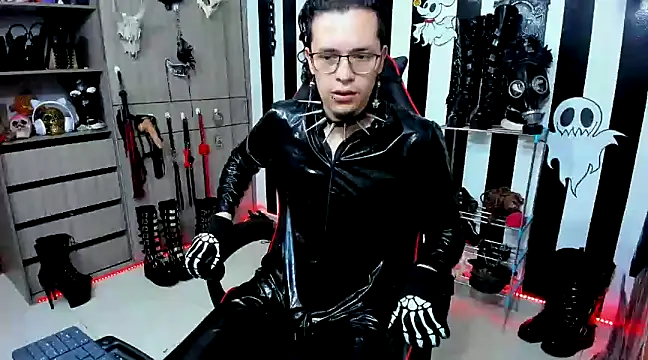 Snapshot of daven56 chatting on 12.12.24 daven56 online show from 12.12.24