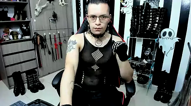 Snapshot of daven56 chatting on 12.19.24 daven56 online show from 12.19.24