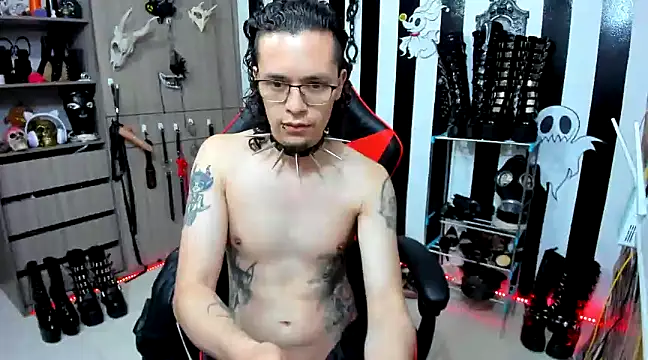 Snapshot of daven56 chatting on 12.29.24 daven56 online show from 12.29.24