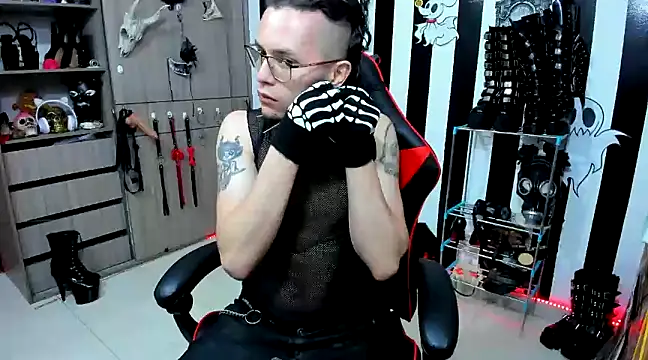 Snapshot of daven56 chatting on 01.14.25 daven56 online show from 01.14.25