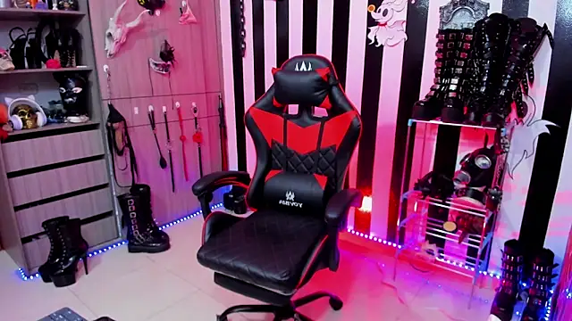 Snapshot of daven56 chatting on 02.26.25 daven56 online show from 02.26.25