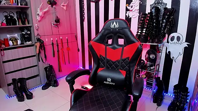 Snapshot of daven56 chatting on 03.19.25 daven56 online show from 03.19.25