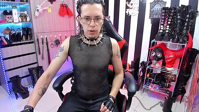 Snapshot of daven56 chatting on 10.14.25 daven56 online show from 10.14.25