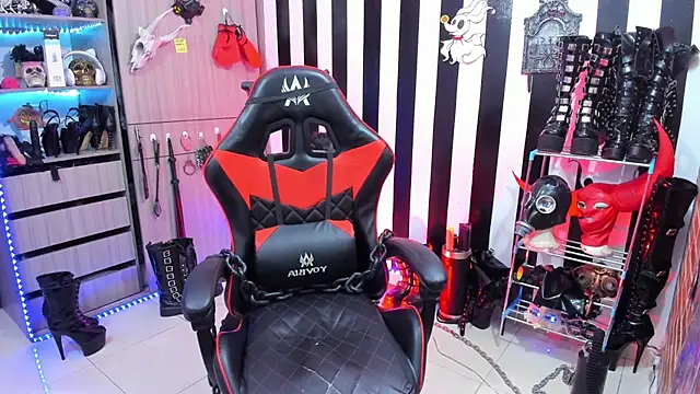 Snapshot of daven56 chatting on 10.16.25 daven56 online show from 10.16.25