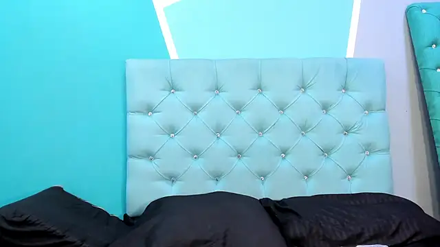 Snapshot of AlondraFerri1 chatting on 02.07.25 AlondraFerri1 online show from 02.07.25