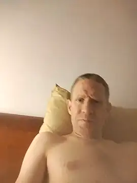 Snapshot of Blondinet92 chatting on 10.15.25 Blondinet92 online show from 10.15.25