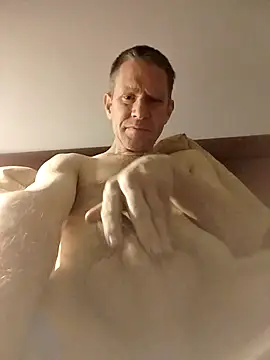 Snapshot of Blondinet92 chatting on 11.25.25 Blondinet92 online show from 11.25.25