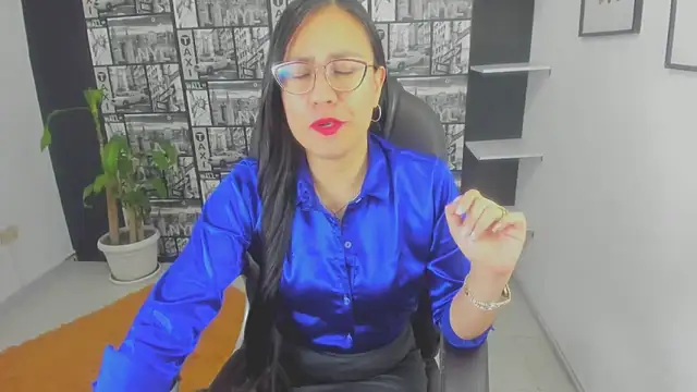 Snapshot of Agata-Moon chatting on 12.23.24 Agata-Moon online show from 12.23.24