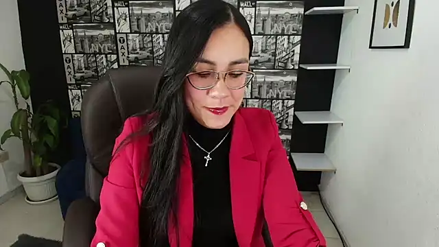 Snapshot of Agata-Moon chatting on 02.20.25 Agata-Moon online show from 02.20.25